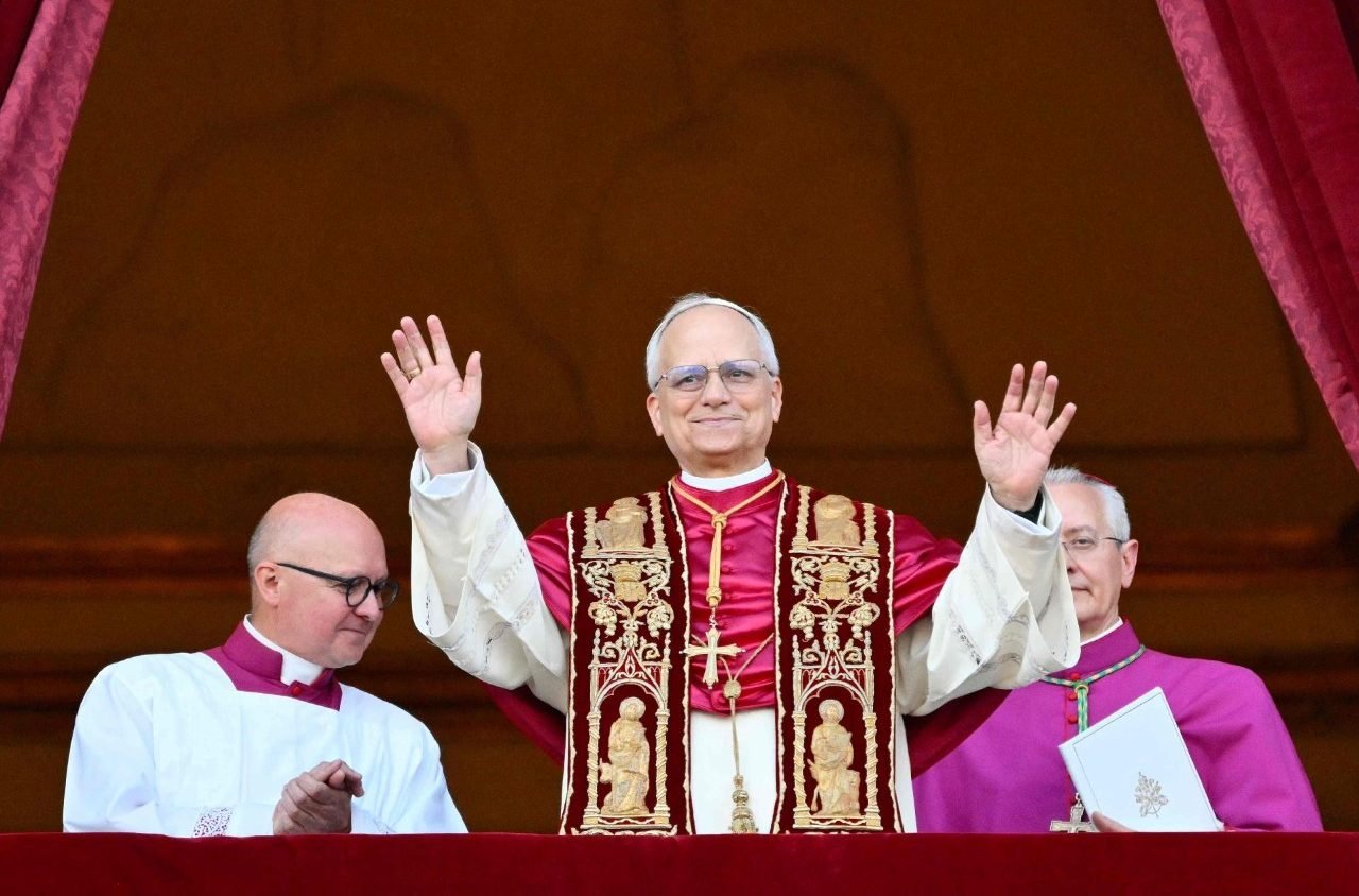 Pope Leo XIV meets Roman Curia first time since election