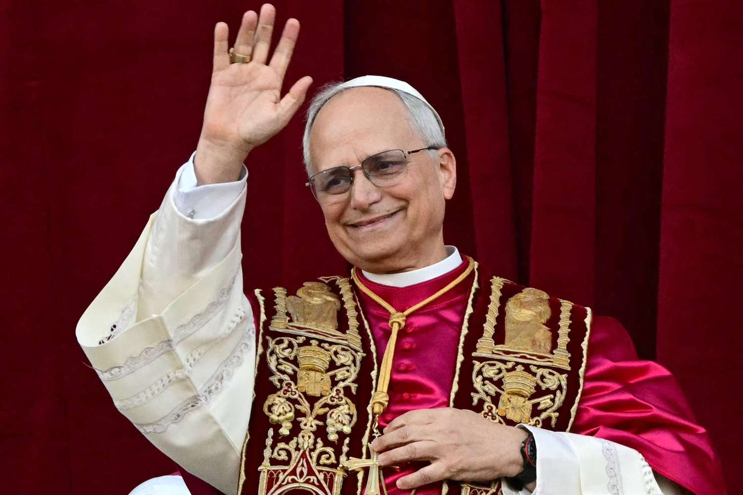 Pope Leo XIV urges world leaders to end wars in Ukraine, Gaza
