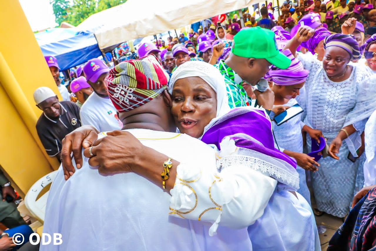 Babayemi Celebrates Alhaja Nafiu On Birthday